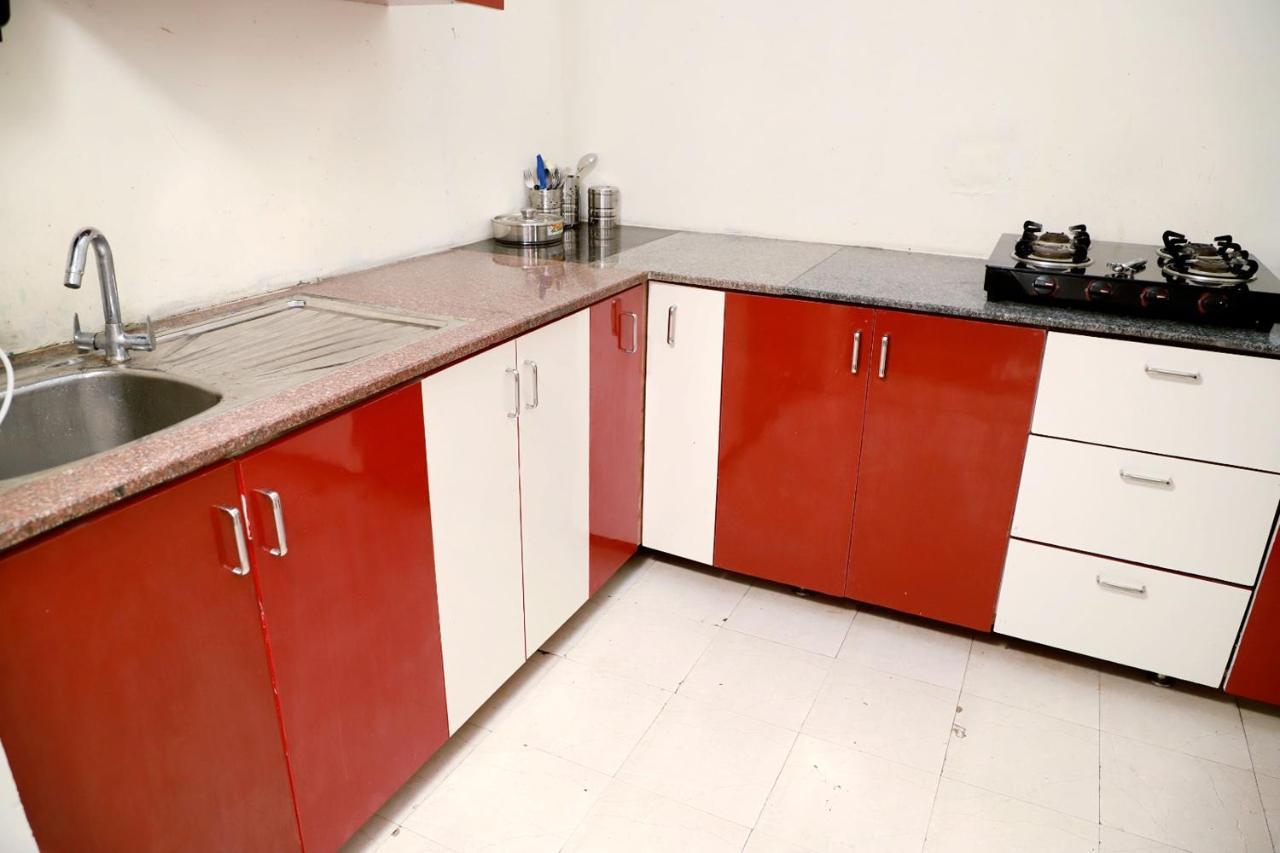 Greenleaf And Suites, Chittaranjan Park